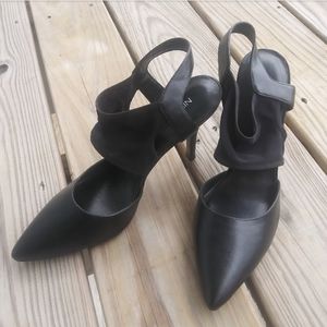 NWOT Nine West Black Collar Shoes